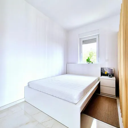 Angelina, 4 Zvijezdice, Sa Odvojenom Spavacom Sobom Apartmán *