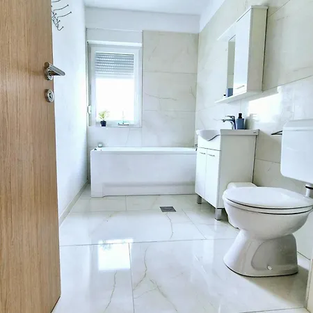 Angelina, 4 Zvijezdice, Sa Odvojenom Spavacom Sobom * 드라말리