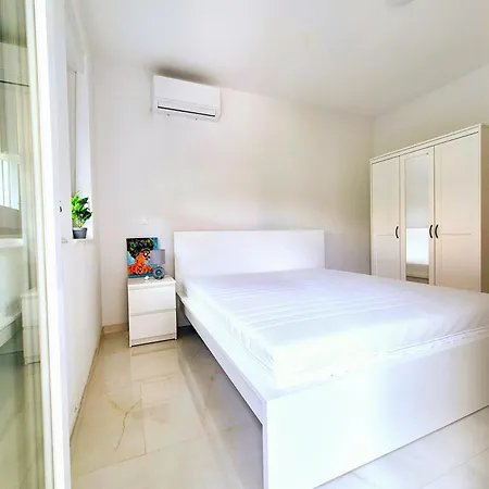 Angelina, 4 Zvijezdice, Sa Odvojenom Spavacom Sobom 아파트 드라말리